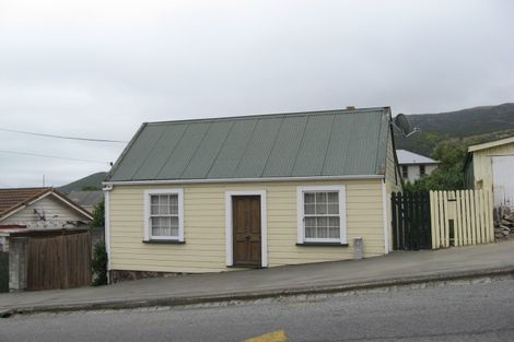 Photo of property in 45 Oxford Street, Lyttelton, 8082