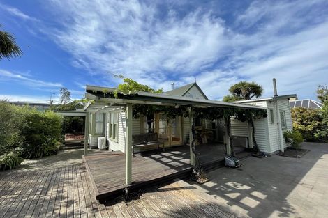 Photo of property in 135 Somerfield Street, Somerfield, Christchurch, 8024