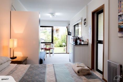 Photo of property in 21 Du Fresne Place, Russell, 0202