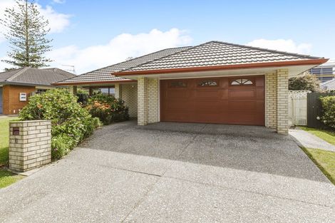 Photo of property in 10 Norm Pellow Drive, Manurewa, Auckland, 2105