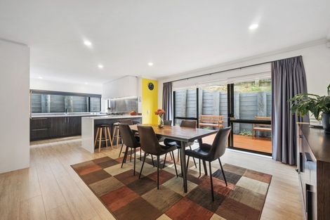 Photo of property in 19b Eske Place, Highland Park, Auckland, 2010