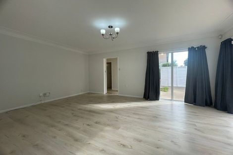 Photo of property in 372 Great South Road, Opaheke, Papakura, 2113