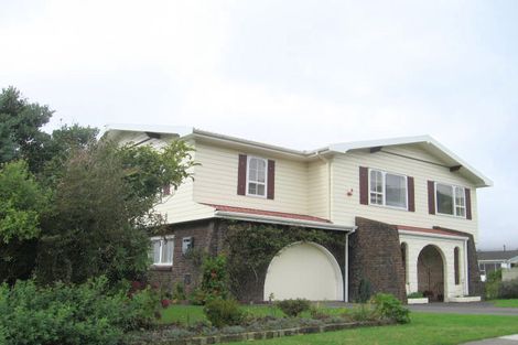 Photo of property in 52 Oriel Avenue, Tawa, Wellington, 5028