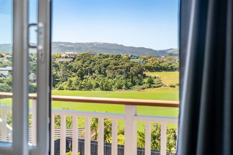 Photo of property in 7 James Cook Drive, Whitby, Porirua, 5024