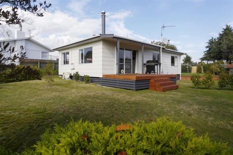 Photo of property in 104 Richmond Avenue, Richmond Heights, Taupo, 3330