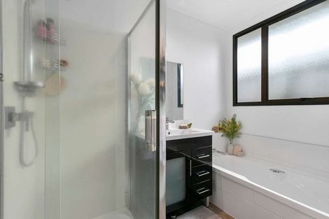 Photo of property in 1/26 Kamara Road, Glen Eden, Auckland, 0602