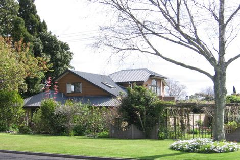 Photo of property in 27 Edgecumbe Road, Tauranga, 3110