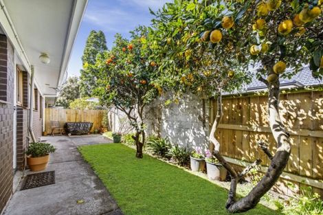 Photo of property in 1/92 Carruth Road, Papatoetoe, Auckland, 2025