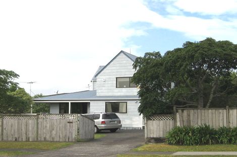 Photo of property in 106 Marina View Drive, West Harbour, Auckland, 0618