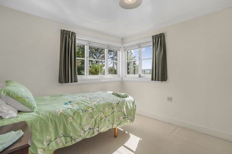 Photo of property in 85 Ludlam Crescent, Woburn, Lower Hutt, 5010