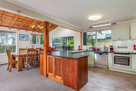 Photo of property in 9 Karapiti Place, Glen Eden, Auckland, 0602