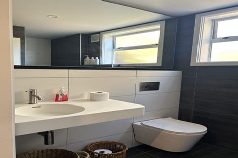 Photo of property in 21 Jackson Street, Island Bay, Wellington, 6023