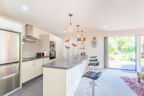 Photo of property in 11 Tauhou Place, Waikanae, 5036