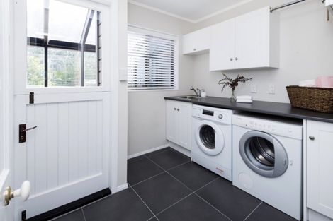 Photo of property in 9 Colleen Court, Cockle Bay, Auckland, 2014