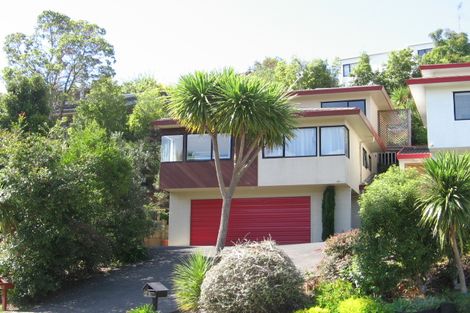 Photo of property in 2/5 Stitchbird Close, Murrays Bay, Auckland, 0630