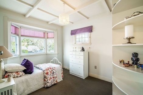 Photo of property in 32 Le Roy Terrace, Birkenhead, Auckland, 0626