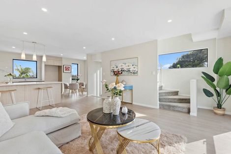 Photo of property in 24d Wayne Drive, Mangere, Auckland, 2022