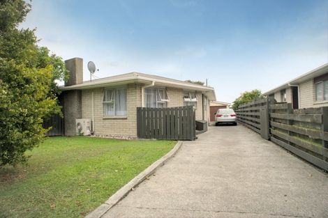Photo of property in 27 Meadowbrook Drive, Cloverlea, Palmerston North, 4412