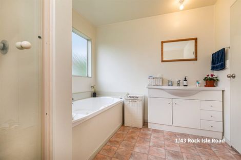 Photo of property in 43 Rock Isle Road, Torbay, Auckland, 0630