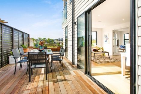 Photo of property in 19 Tawatawa Street, Long Bay, Auckland, 0630