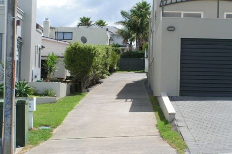 Photo of property in 2/17 Onepoto Road, Hauraki, Auckland, 0622