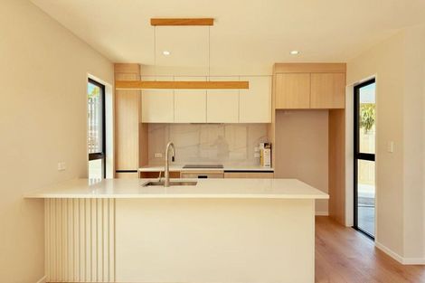 Photo of property in 7a Springside Place, New Lynn, Auckland, 0600