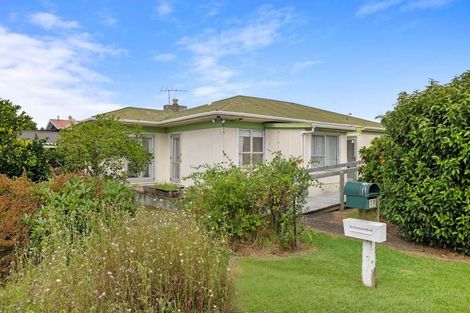 Photo of property in 19 Estuary Road, Weymouth, Auckland, 2103