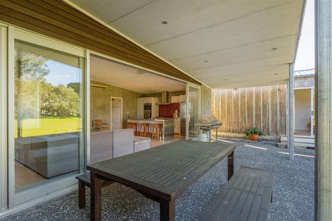 Photo of property in 111 Kauri Crescent, Matarangi, Whitianga, 3592