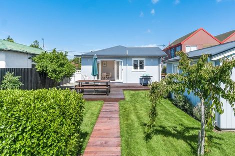 Photo of property in 34 Young Street, Somerfield, Christchurch, 8024
