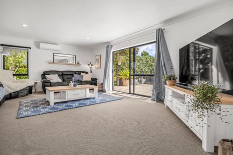 Photo of property in 5 Springvale Road, Waiuku, 2123