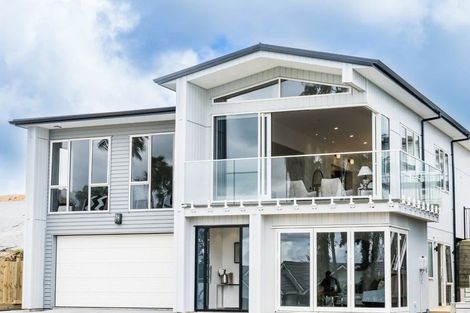 Photo of property in 2 Craigs Way, Hobsonville, Auckland, 0616