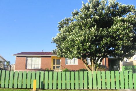 Photo of property in 14 Waihi Place, Westbrook, Palmerston North, 4412