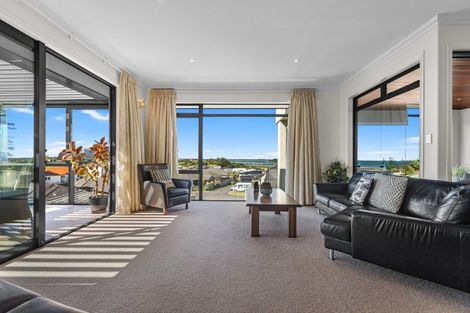 Photo of property in 16 Parkland Rise, Omokoroa, 3114