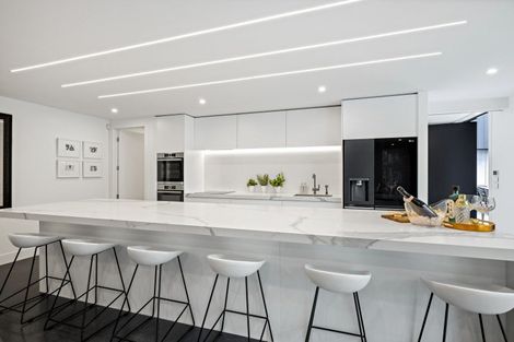 Photo of property in 7 Wrybill Way, Point Wells, 0986