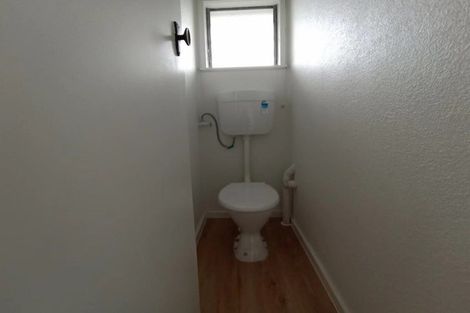 Photo of property in 2/16 Pupuke Road, Takapuna, Auckland, 0622