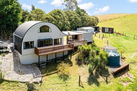 Photo of property in 307 Whananaki North Road, Opuawhanga, Hikurangi, 0181