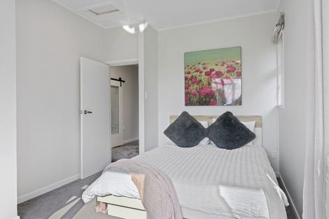 Photo of property in 2 Fairmount Road, Titirangi, Auckland, 0604