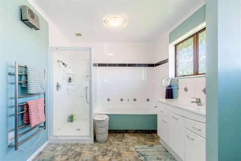 Photo of property in 57 Winara Avenue, Waikanae, 5036