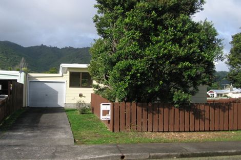 Photo of property in 1-1a Arthur Grove, Waikanae, 5036