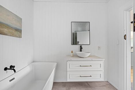 Photo of property in 310 Waiteitei Road, Wellsford, 0974