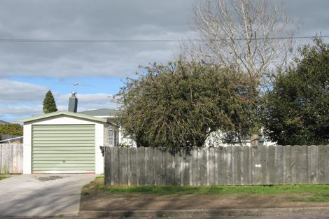 Photo of property in 8 Cross Street, Papakura, 2110