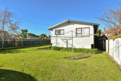 Photo of property in 2/29 Rogan Street, Mount Roskill, Auckland, 1041