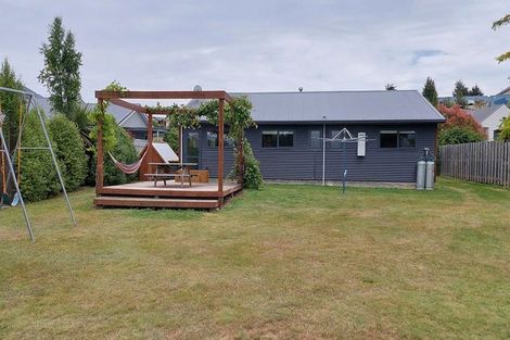 Photo of property in 5 Charles Court, Lake Hawea, Wanaka, 9382