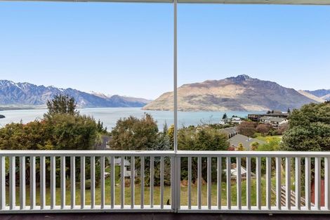 Photo of property in 59a-b Wynyard Crescent, Fernhill, Queenstown, 9300