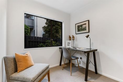 Photo of property in 20 Carnmore Place, Torbay, Auckland, 0630