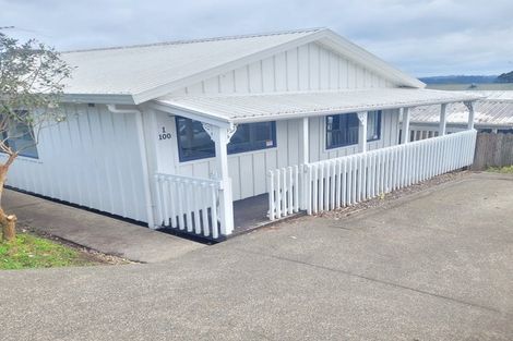 Photo of property in 1/100 Birkdale Road, Birkdale, Auckland, 0626