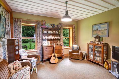 Photo of property in 80 Purakaunui Road, Mihiwaka, Port Chalmers, 9081
