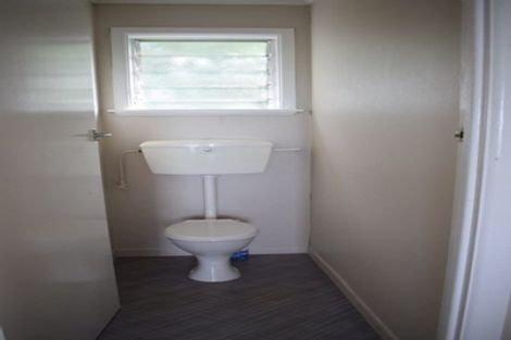 Photo of property in 68 Lyons Avenue, Murrays Bay, Auckland, 0630