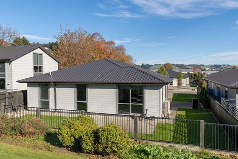 Photo of property in 3 Field View, Bradford, 9011