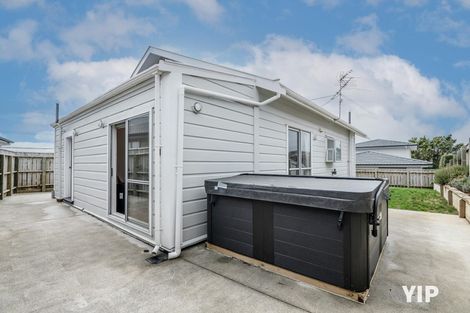 Photo of property in 15 Clifford Road, Johnsonville, Wellington, 6037